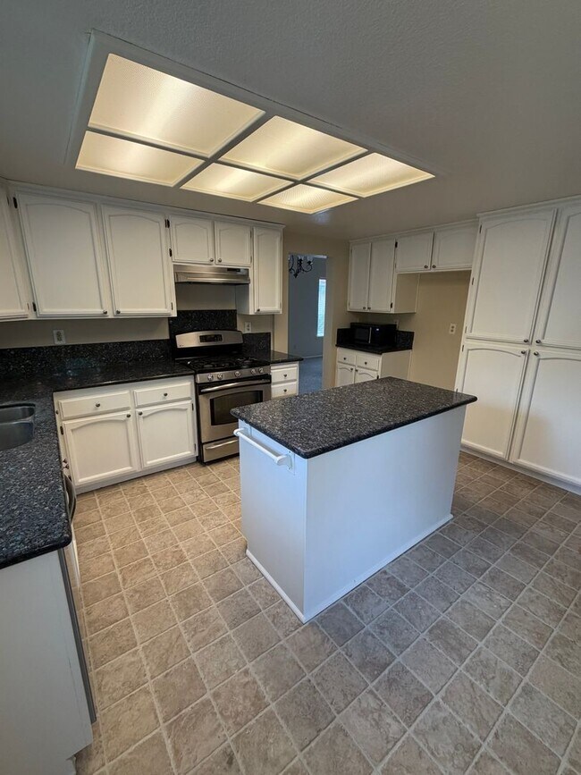 Foto del edificio - 8240 Rockbury Way