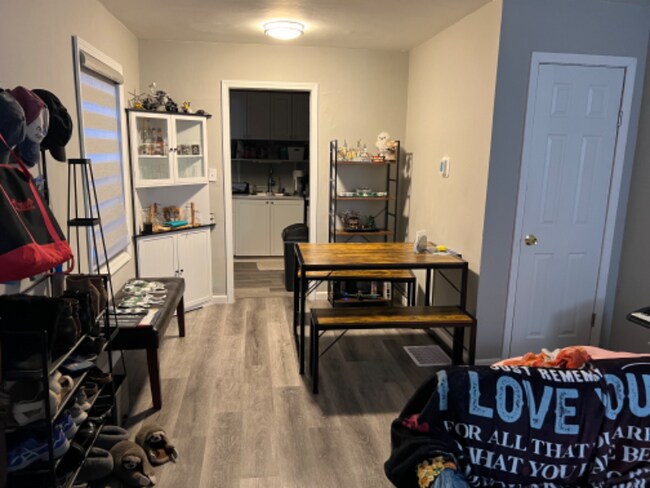 Foto del edificio - 3730 Baltimore Ave