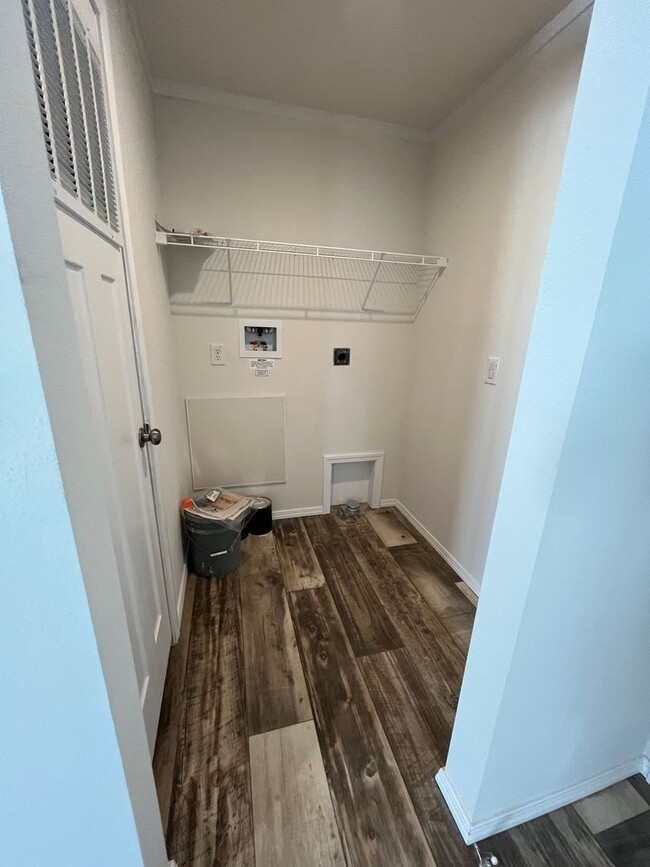 Building Photo - Charming 3 Bedroom 2 Bathroom Home for Ren...