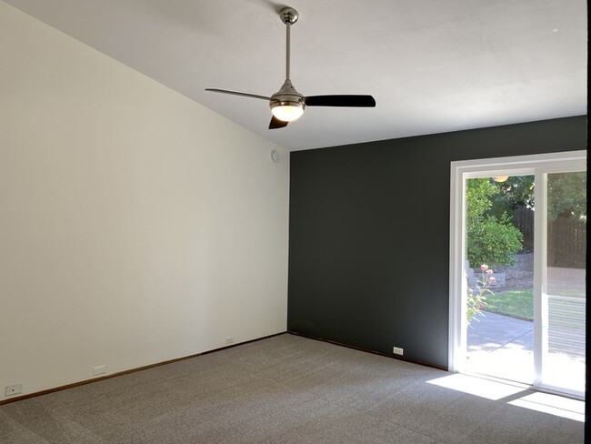 Building Photo - 181 Stoney Hill Dr