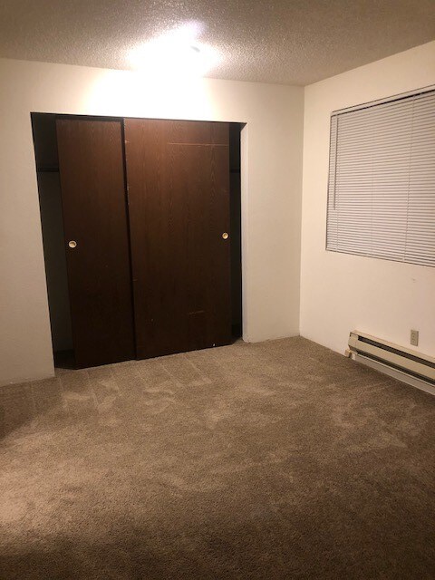 Building Photo - 675 SW Harrier Cir