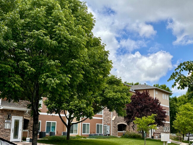 Building Photo - 2803 Kansas Dr