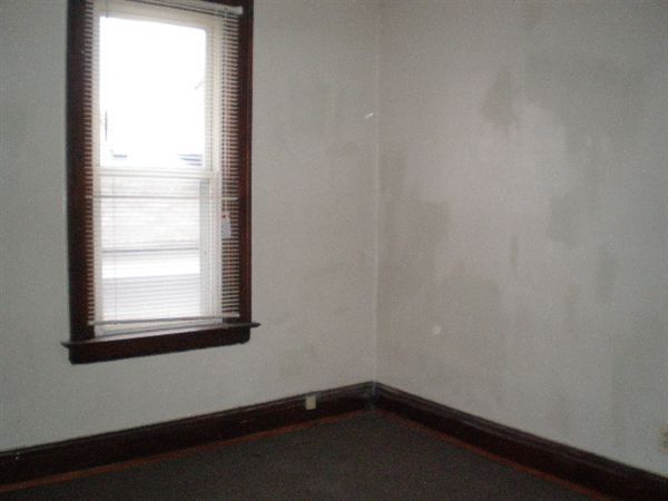 Building Photo - 256 1/2 Cass Ave