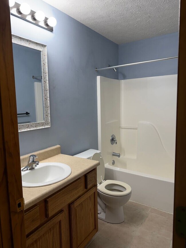 Building Photo - 307 E Pintail Dr