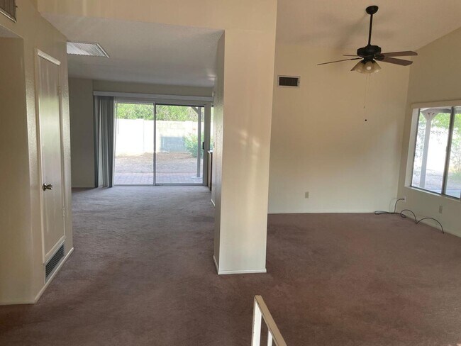 Foto del edificio - 7390 N Heathcliff Ave
