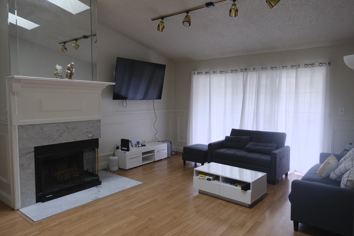 Primary Photo - 40 Brighton Way