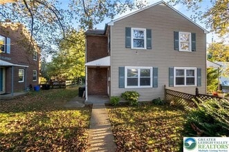 Building Photo - 240 Palmer St