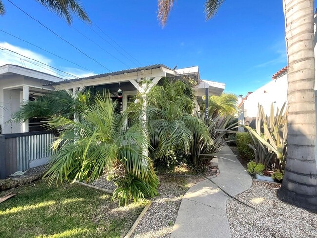 Foto del edificio - Quaint Midtown Ventura Duplex w/Many Upgra...