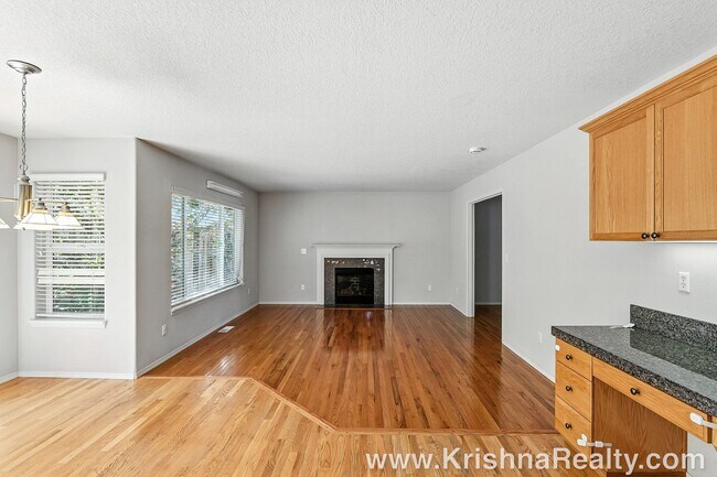 Foto del edificio - Charming 4 BD* 2.5 BA* Single Family Home ...