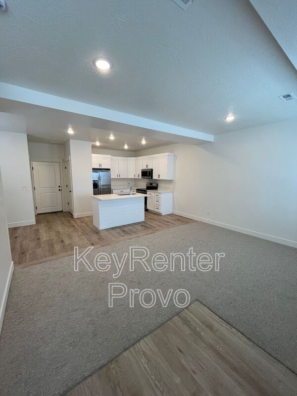 Building Photo - 1046 E 1300 S