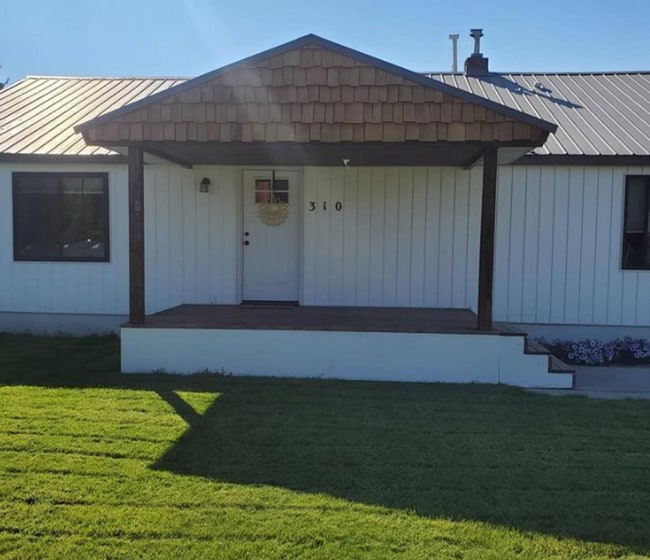 Foto del edificio - NEWLY REMODELED 3 BED 2 BATH HOME IN REXBURG