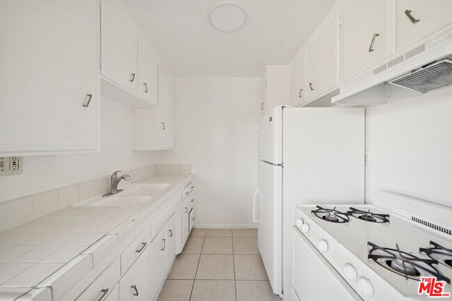 Foto del edificio - 2038 S Holt Ave