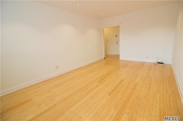 Foto del edificio - 141-03 Union Tpke