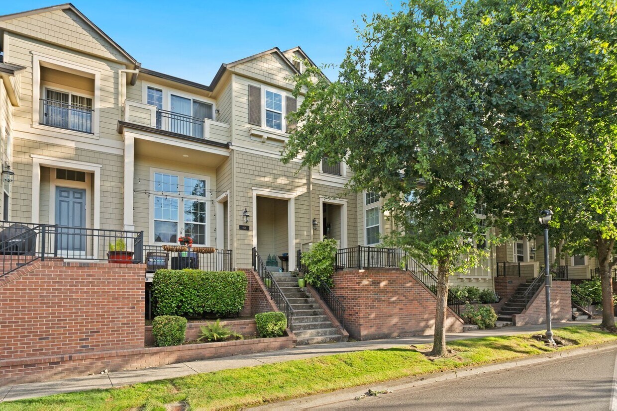 Foto principal - 6610 NE Rosebay Dr