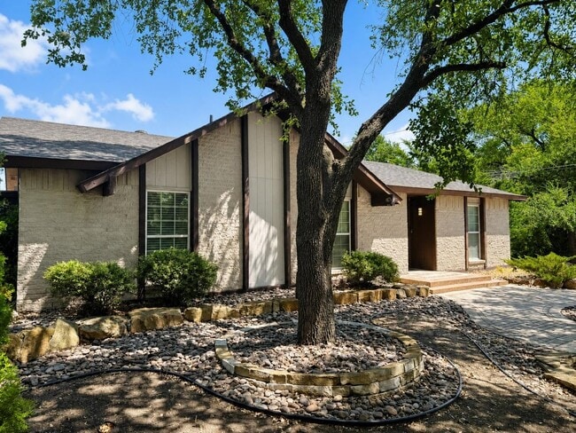 Photo - 11067 Wallbrook Drive House