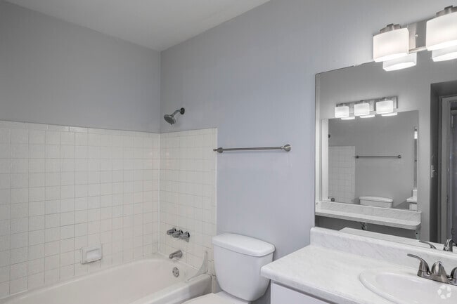 2BR, 1BA - 824SF - Bathroom - Cedar Springs