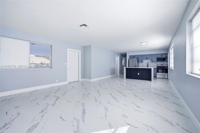 Foto del edificio - 2440 Hayes St