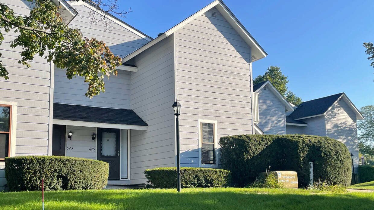 625 Dunham Rd, Gurnee, IL 60031 Townhome Rentals in Gurnee IL