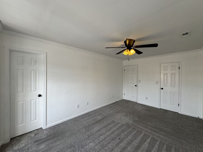 Foto del edificio - Cozy 3BR Townhome!