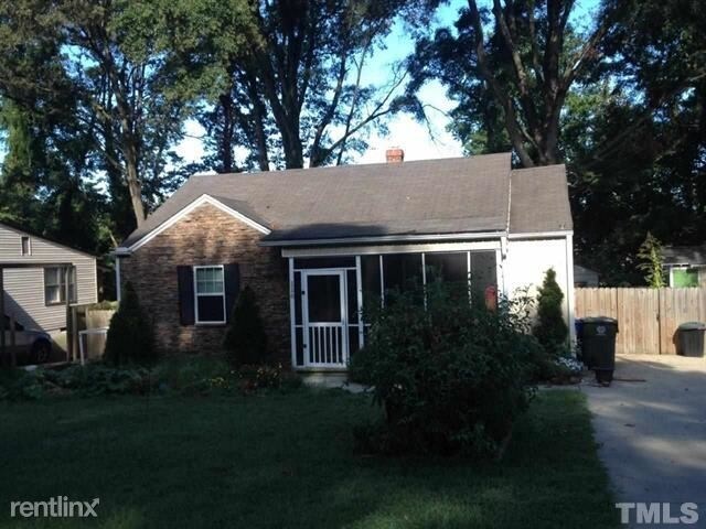 Primary Photo - 116 Plainview Ave