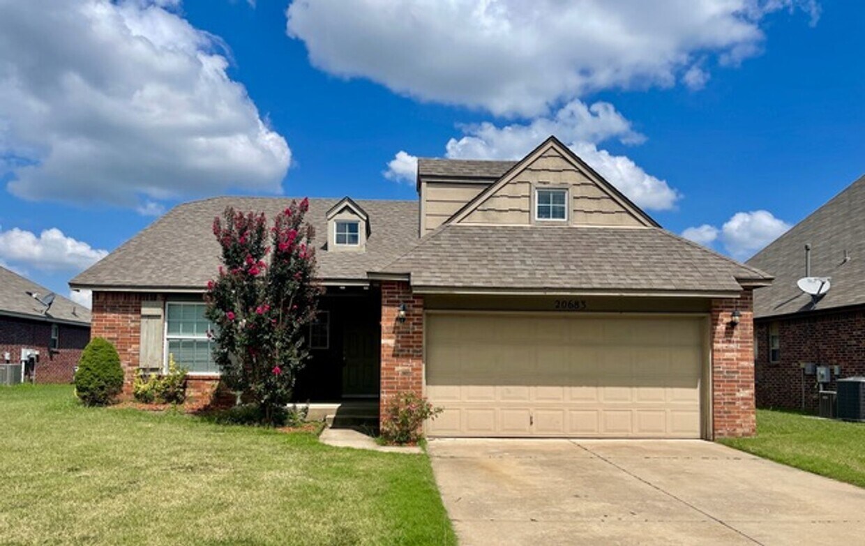 Primary Photo - Beautiful 3 Bedroom Home in Broken Arrow – Available January!