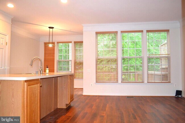 Foto del edificio - 2520 Sutcliff Terrace