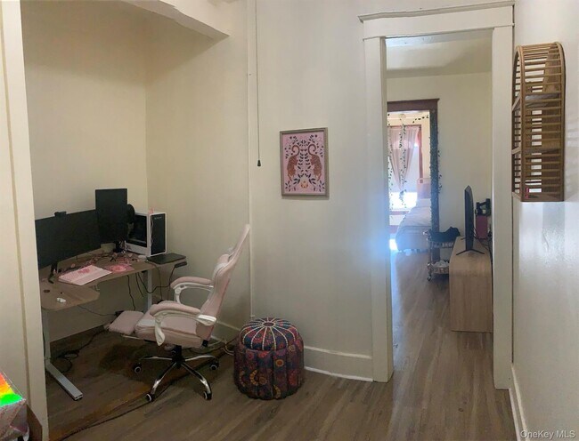 Foto del edificio - 21 W Main St