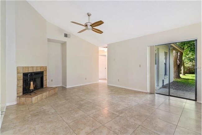 Building Photo - 4826 Palm Tree Ct