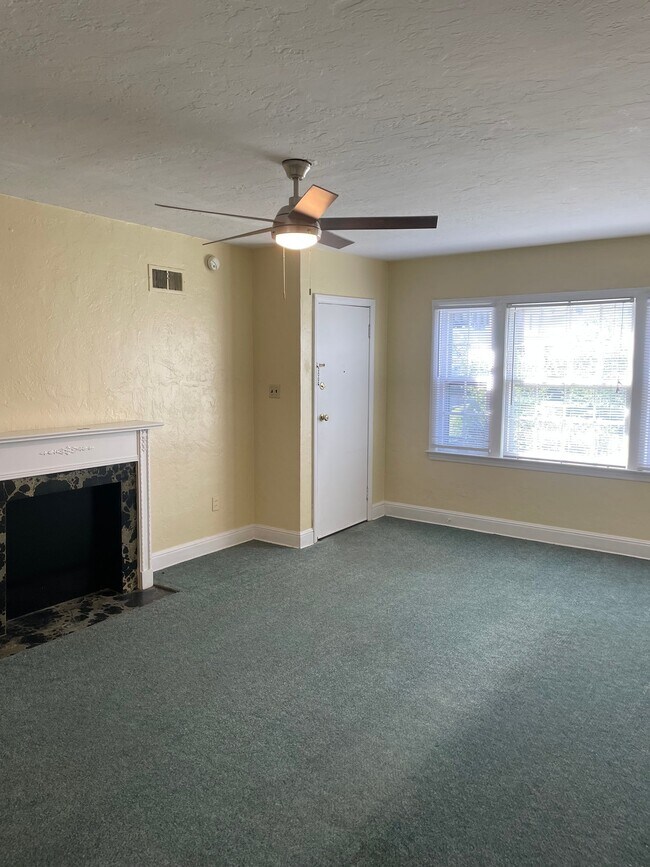 Foto del edificio - 1037 6th St W