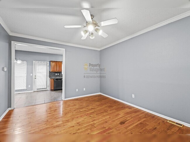 Building Photo - "Charming Lenexa Townhouse: Spacious 2-Bed Retreat with Finished Basement & Gleaming Hardwood Flo...