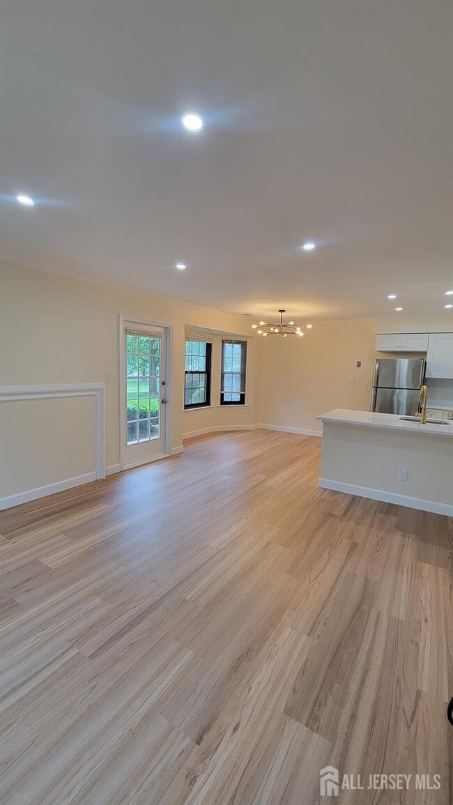 Building Photo - 138 Longfield Ct
