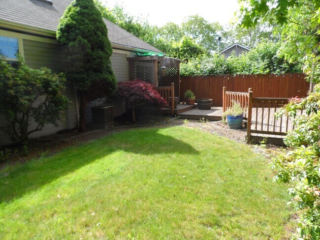 Building Photo - 3 Bedroom 2 Bath Home Newberg OR