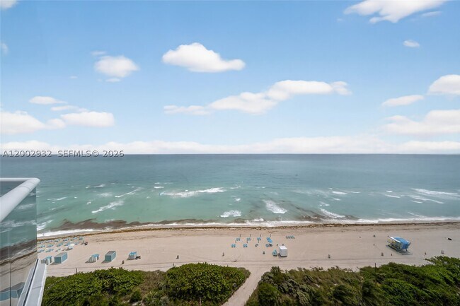 Foto del edificio - 6767 Collins Ave
