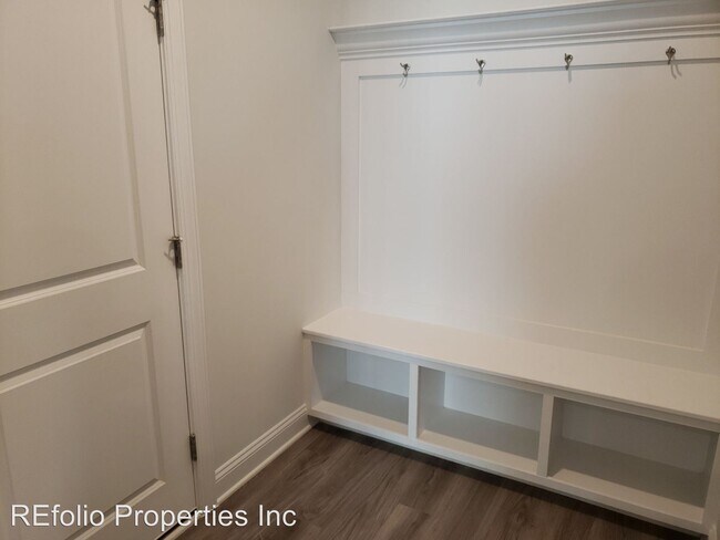 Building Photo - 4 br, 3 bath House - 213 Ivy Arbor Way