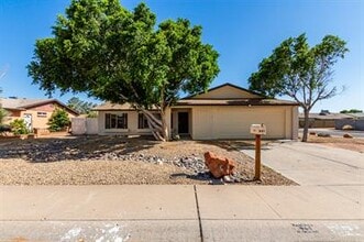 Building Photo - 961 W Fogal Way