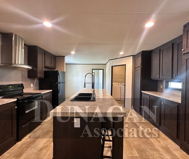 Foto del edificio - Spacious 3 Bedroom, 2 Bath Mobile Home wit...