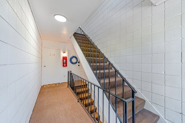 Building Photo - 100 Brooklane Dr