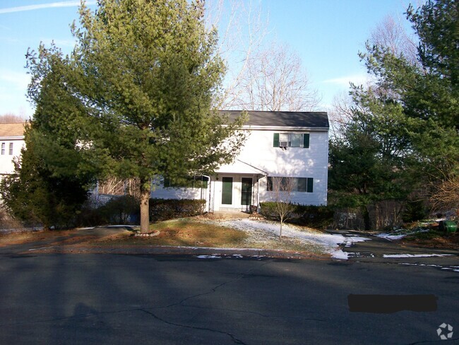 Building Photo - 64 Knollwood Dr