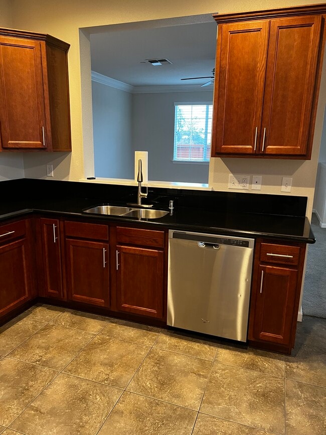 Kitchen - 689 Mission de Oro Dr