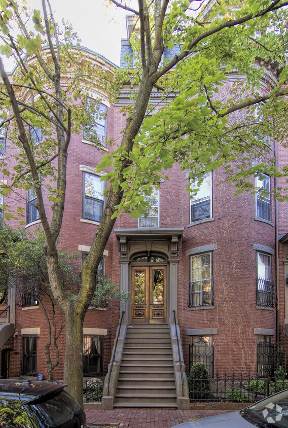 Primary Photo - 112 Pembroke St