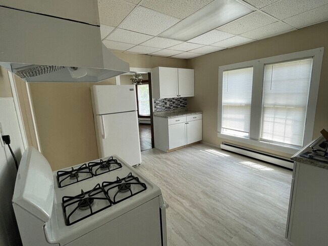 Cocina - 239 Sly Ave
