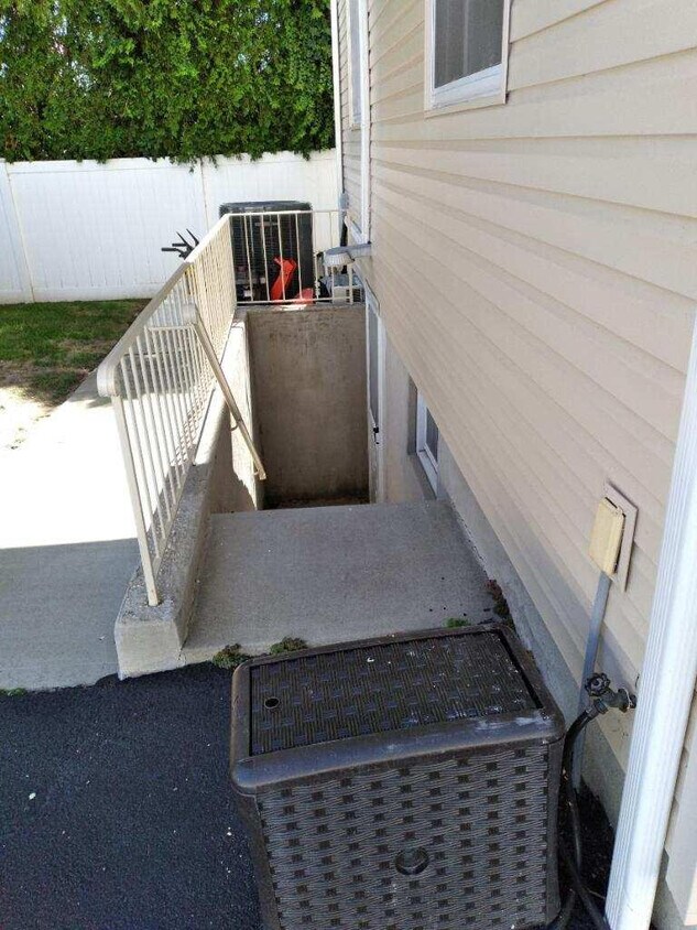 Stairs to LL - 141 Oceanview Rd