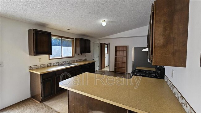 Building Photo - 14110 E Desmet Ave