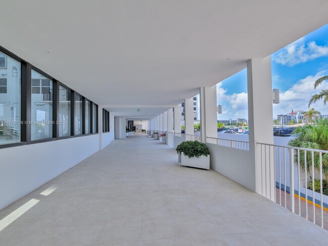 Foto del edificio - 2101 S Ocean Dr