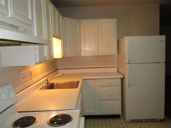 Building Photo - 1414 Edward St