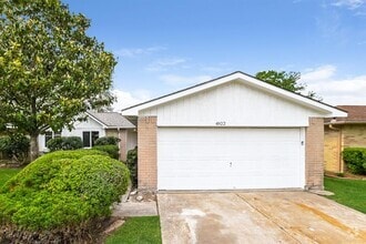 Building Photo - 4922 Crestway Dr