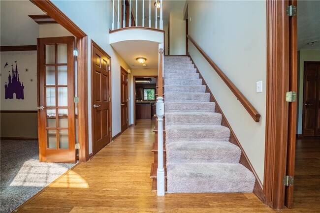 Building Photo - 4251 Cliffview Dr