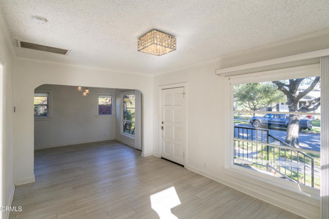 Foto del edificio - 927 N Catalina Ave