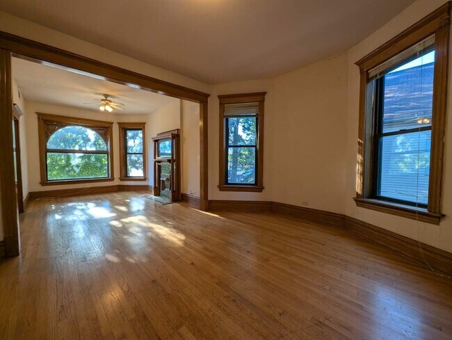 Foto del edificio - 2118 N Whipple St
