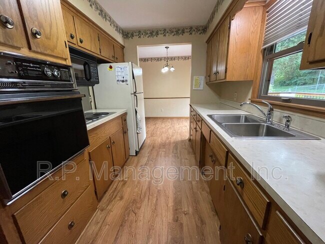 Foto del edificio - 6240 Jupiter Rd NE